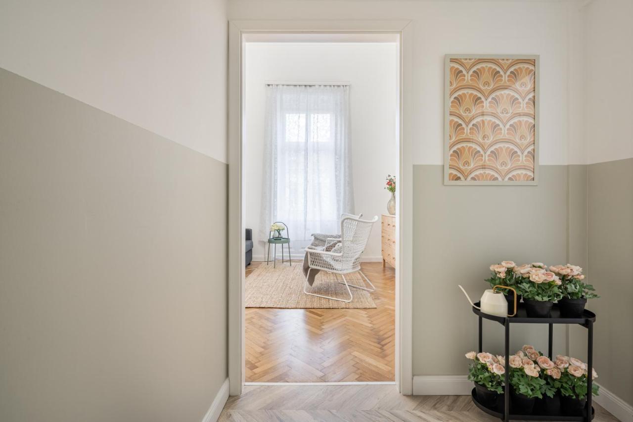 Atmos Glare Apartment Budapeste Exterior foto