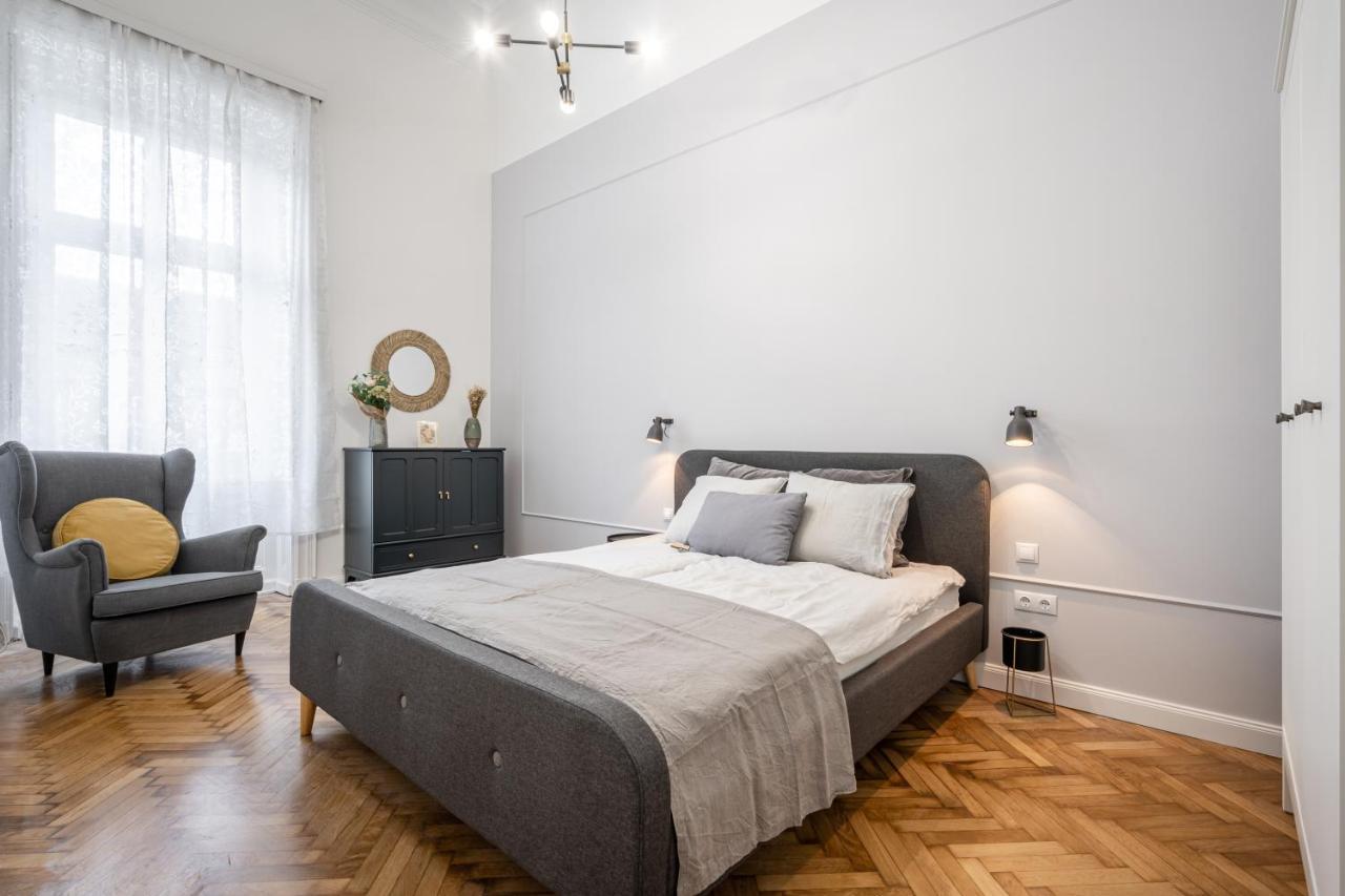 Atmos Glare Apartment Budapeste Exterior foto