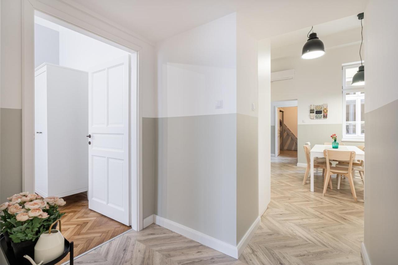 Atmos Glare Apartment Budapeste Exterior foto
